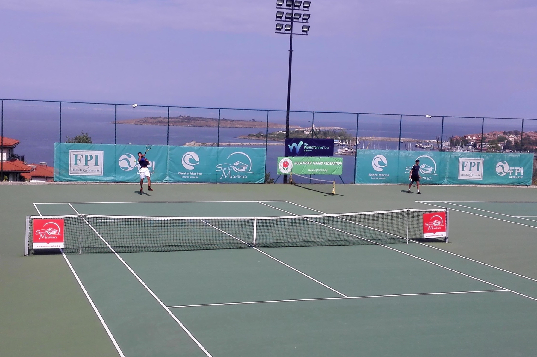 Девет български тенисисти – четирима юноши и пет девойки, достигнаха