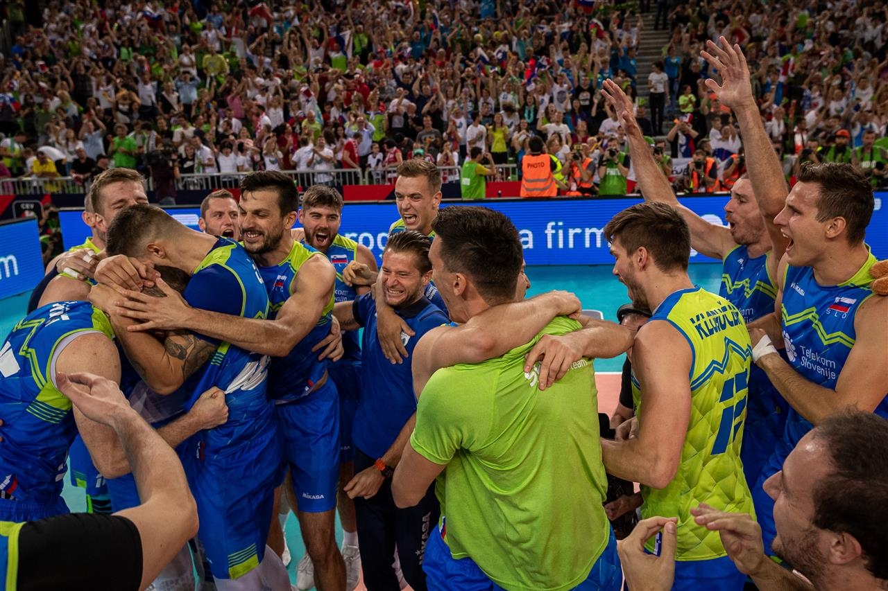 Националният волейболен отбор на Словения продължава да изживява и пише