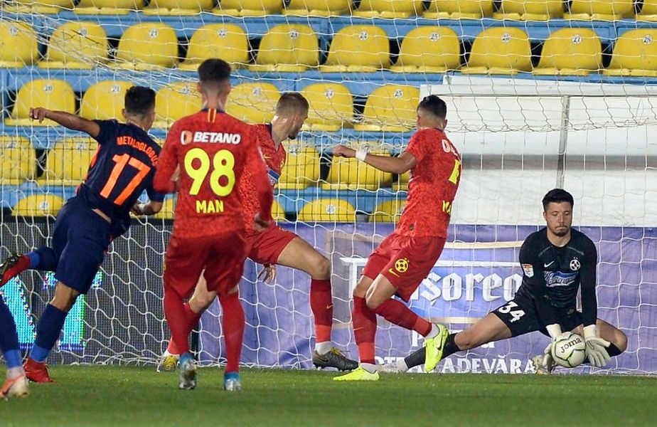 Божидар Чорбаджийски беше титуляр за ФКСБ при победата с 2:0
