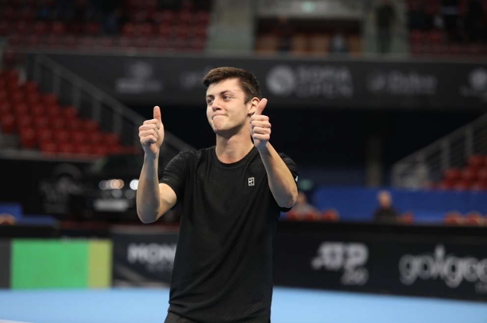 Александър Лазаров се класира за четвъртфиналите на турнира в Чианиъ