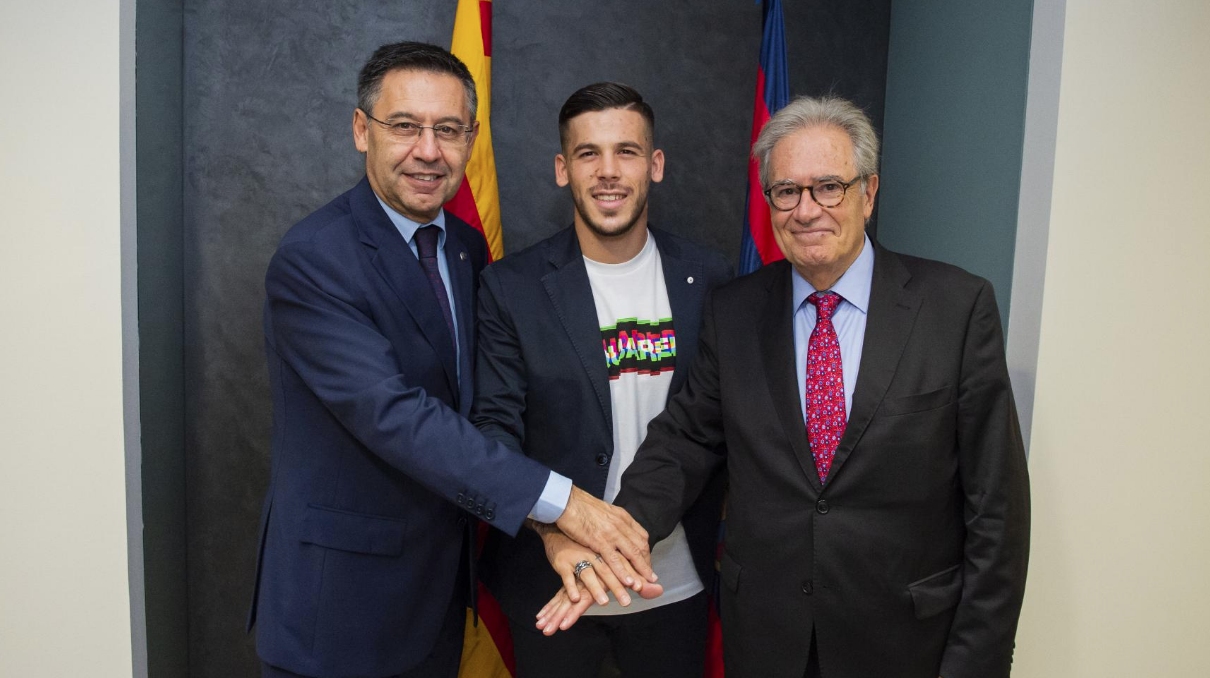 Барселона продължи договора на юношата на клуба Карлес Перес с