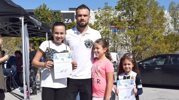 Локомотив (Пловдив) се включи в благотворителната кампания Капачки за бъдеще.