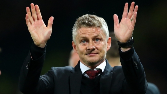 Наставникът на Манчестър Юнайтед Оле Гунар Солскяер призова феновете за