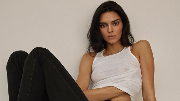 Тя се забавлява изключително много преди втората сватбена церемония на