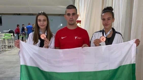 Александра Георгиева и Михаела Костадинова спечелиха бронзови отличия във втория