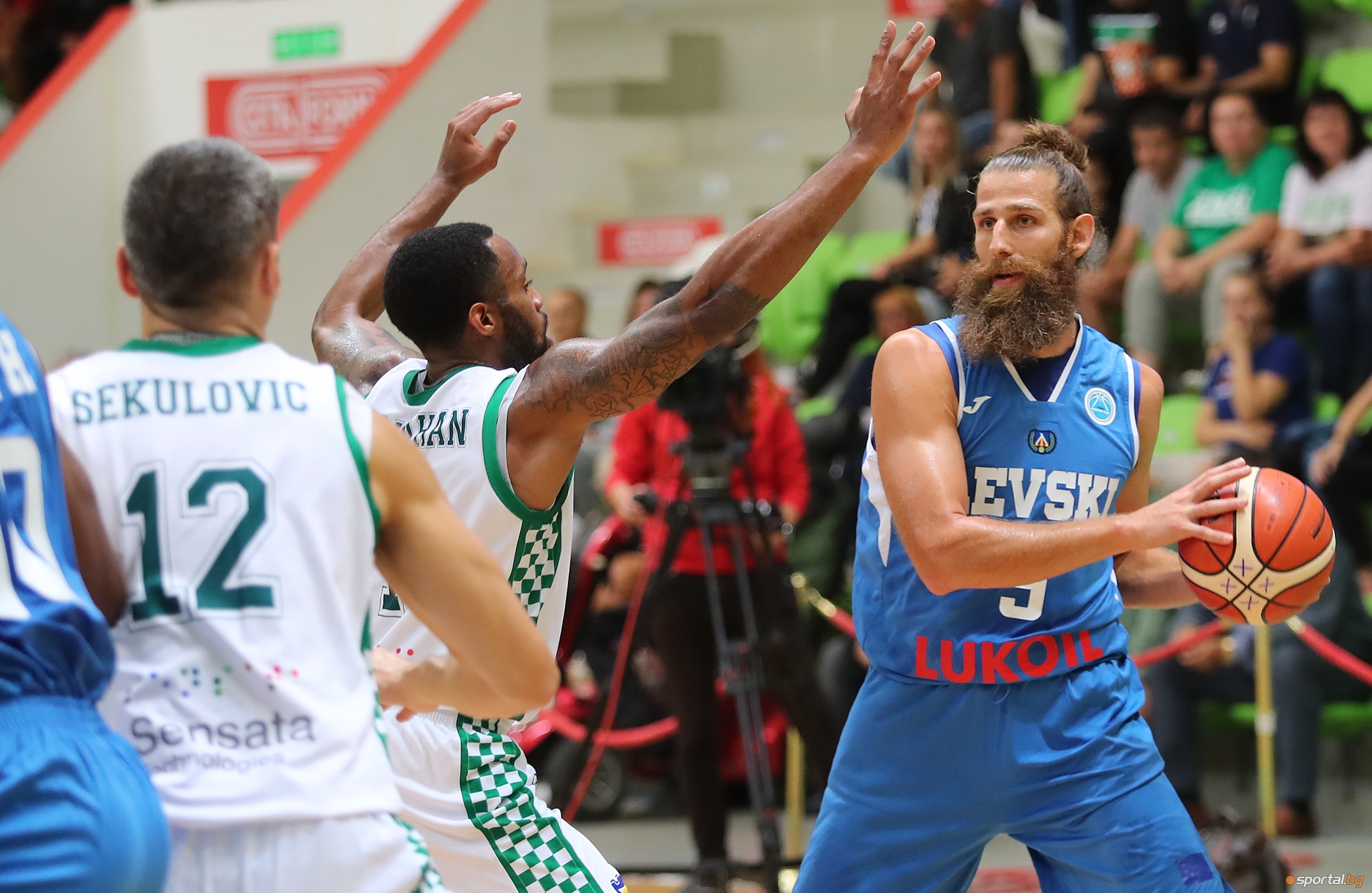 Лидерът на Левски Лукойл Чавдар Костов който отбеляза 25 точки