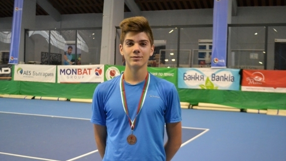 Владимир Попов загуби на четвъртфиналите на турнира Мастърс на Тенис