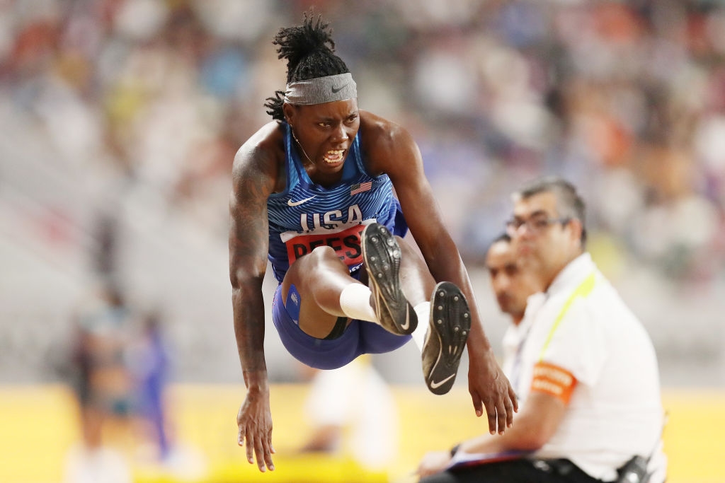 Четирикратната световна шампионка в скока на дължина Бритни Рийс поднесе