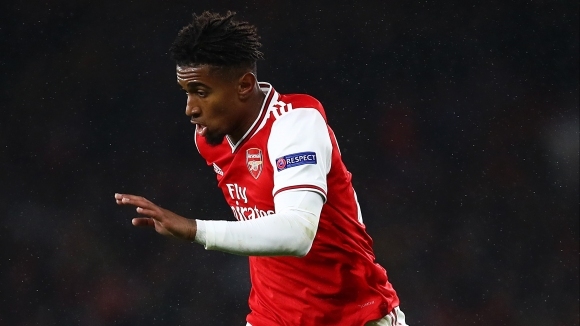 Халфът на Арсенал Рийс Нелсън ще отсъства от терените до