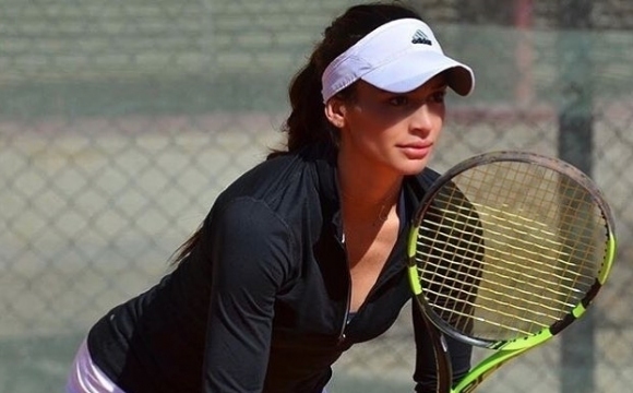 Ани Вангелова се класира за втория кръг на сингъл турнира