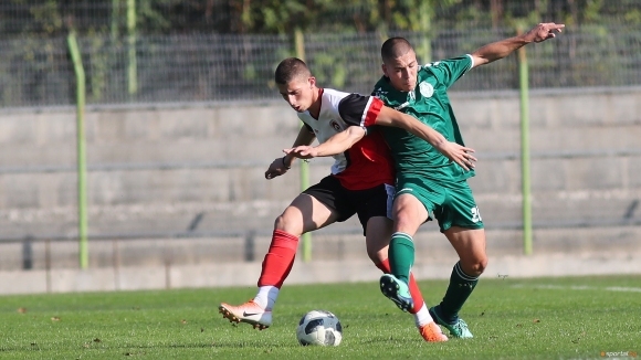 Отборите на Локомотив Мездра и Янтра Габрово играят при резултат