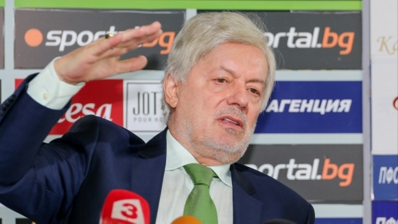 Членът на Изпълкома на Българския футболен съюз Валентин Михов даде