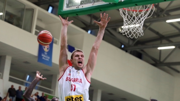 За пръв път у нас българският баскетболист Александър Везенков ще
