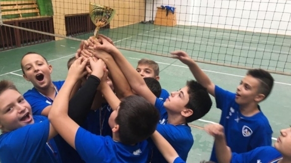 Отборът на Левски София, съставен предимно от момчета, които тренират