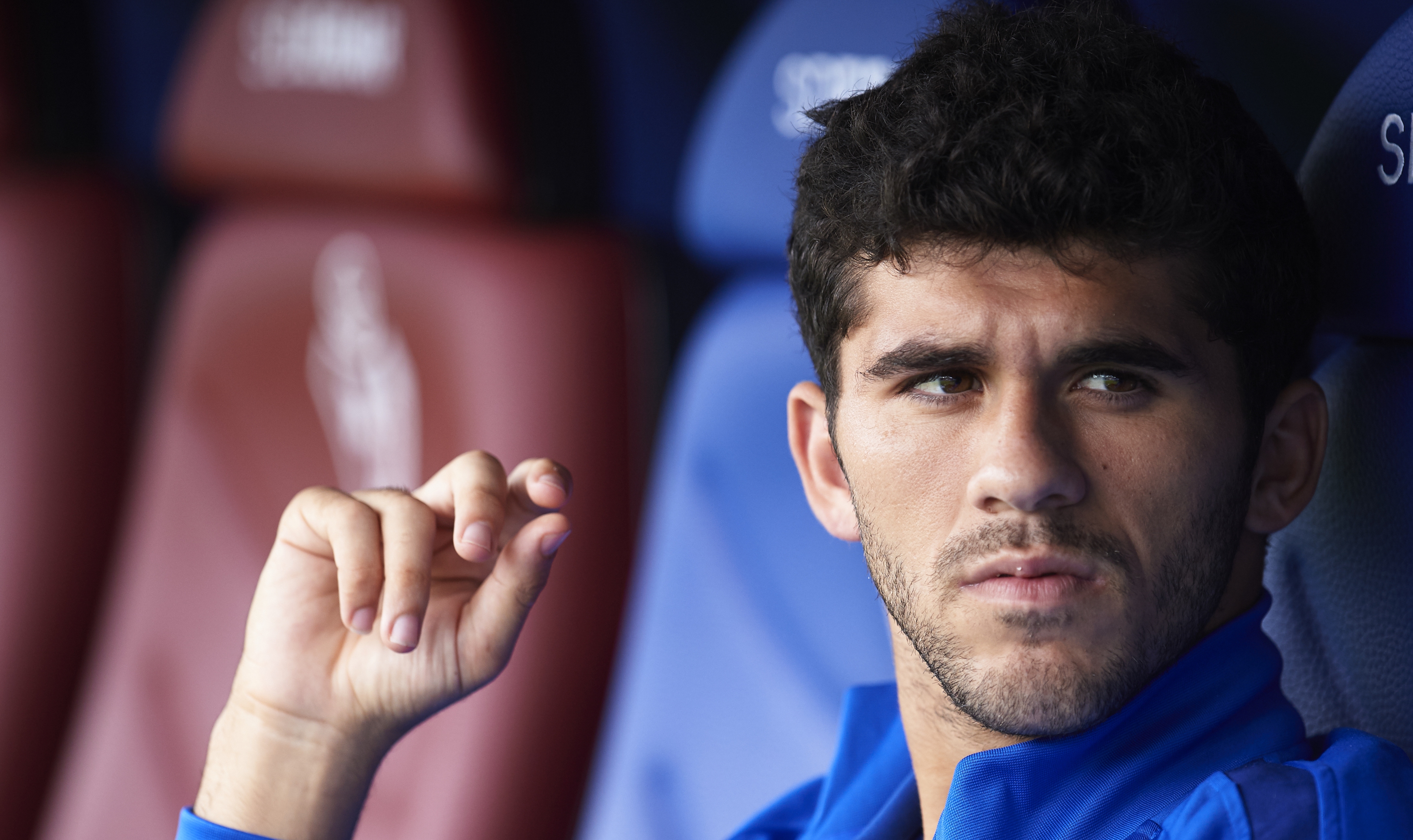 Тотнъм ще направи опит да привлече юношата на Барселона Карлес