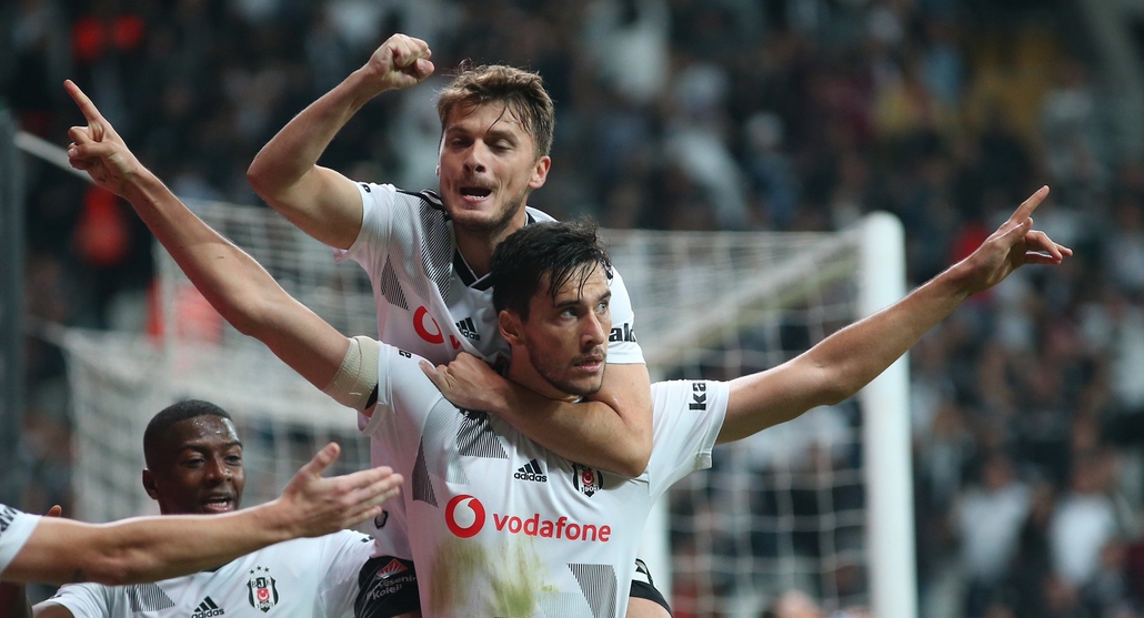 Бешикташ продължи възходящото си представяне в турското първенство с победа