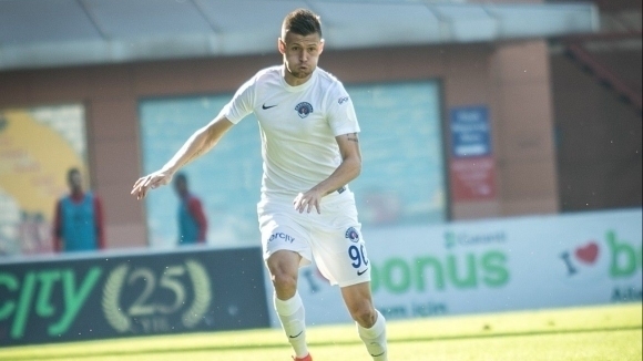 Десният защитник на българския национален отбор Страхил Попов изигра пълни