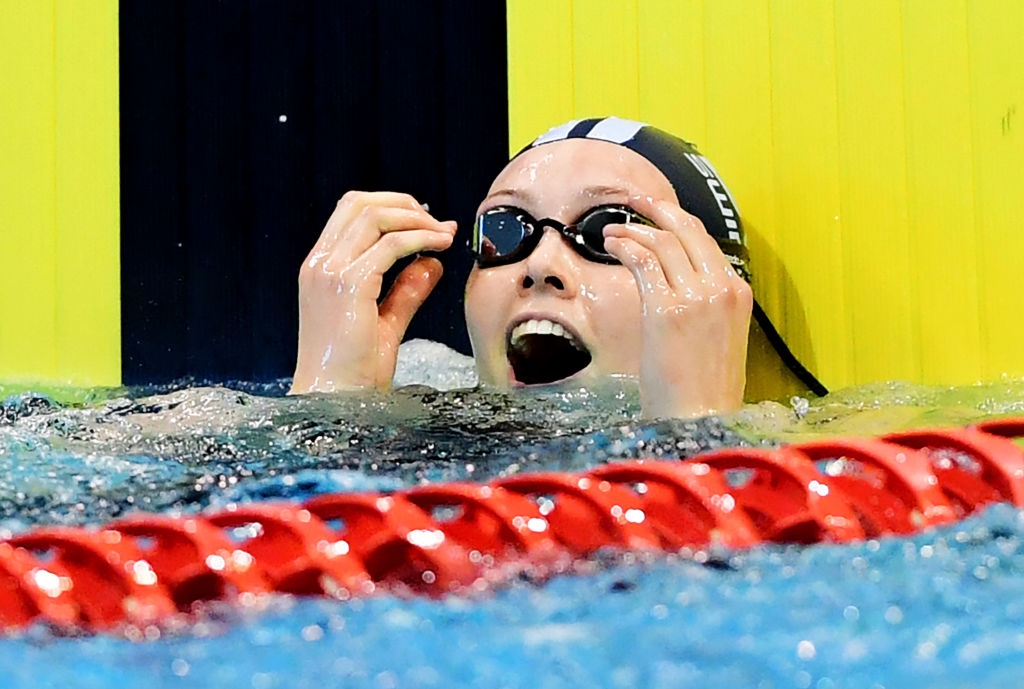 Мина Атертън стана първата жена в историята с плуване под