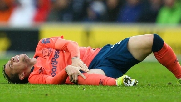 Полузащитникът на Евертън Бернард получи сериозна контузия и ще отсъства