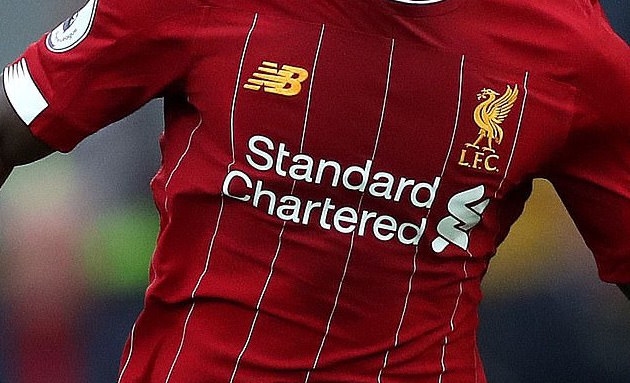 Битката за спонсорството на екипите на Ливърпул все още не