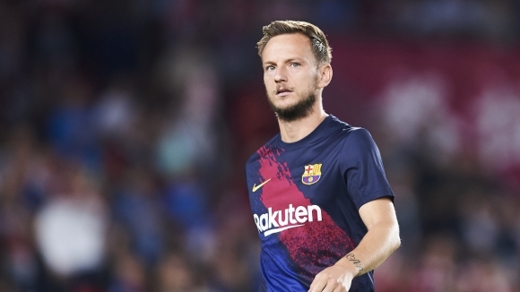 Полузащитникът на Барселона Иван Ракитич може да остане в Испания