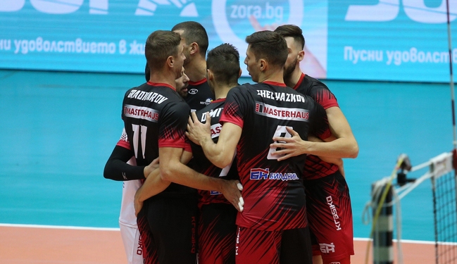 Шампионите на България от Нефтохимик 2010 Бургас оцеляха в Разлог