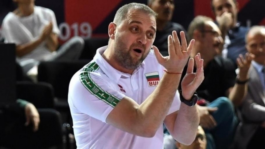 Селекционерът на женския национален отбор Иван Петков обяви списъка на