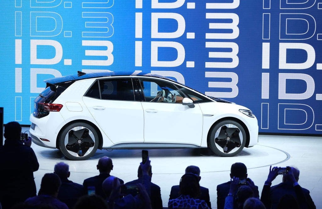 Volkswagen официално започва производството на първия си ID модел