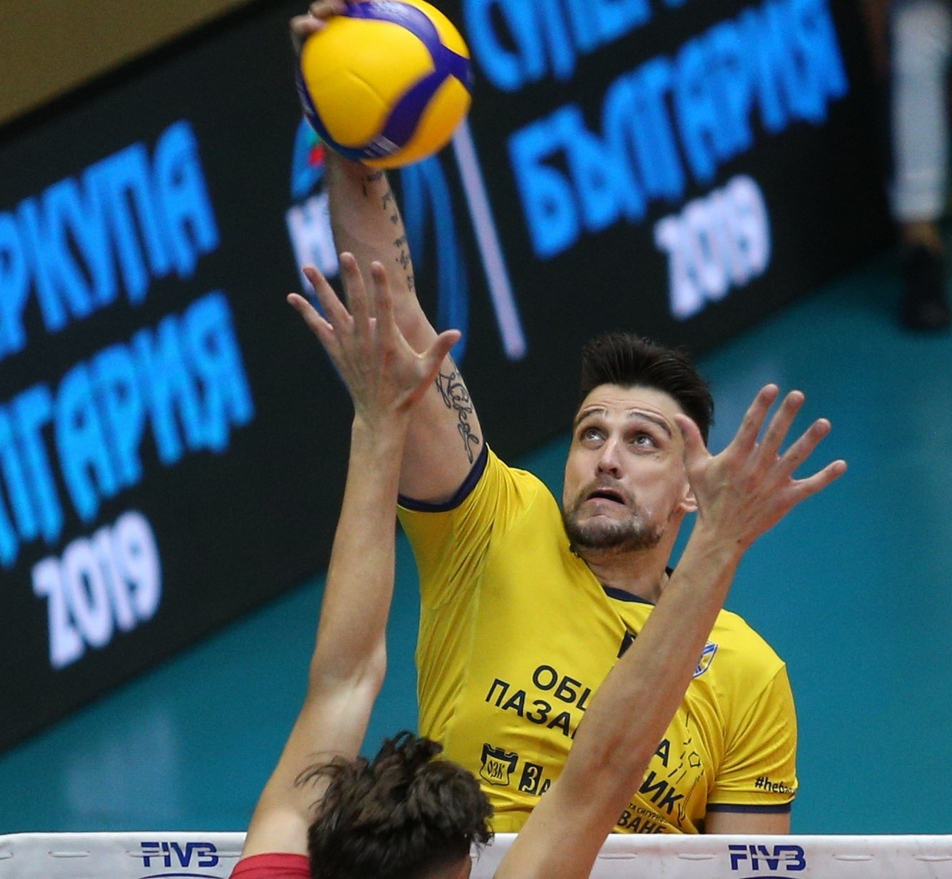 Дерби закрива третия кръг на Суперлигата при мъжете Един срещу