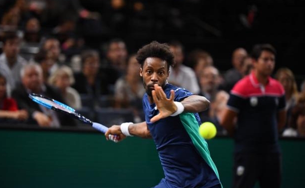 Французинът Гаел Монфис зарадва родните фенове в Париж след като