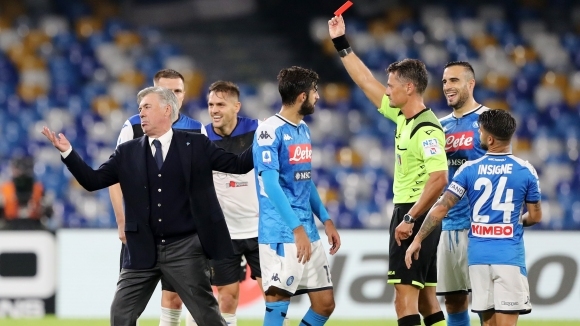 Наполи обжалва наказанието на треньора си Карло Анчелоти Наставникът бе