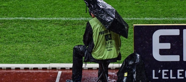 Двубоят от 12 ия кръг на Лига 1 между Ним и