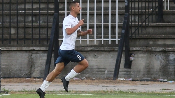 Треньорът на Черно море Илиан Илиев е отправил поглед към