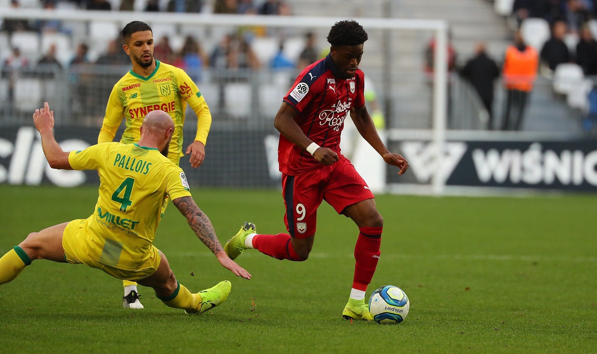 Бордо се върна към победите в Лига 1 след като