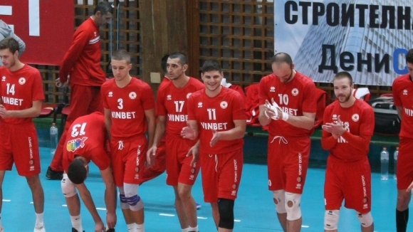 ЦСКА загуби с 2 3 от Хебър в среща от волейболната