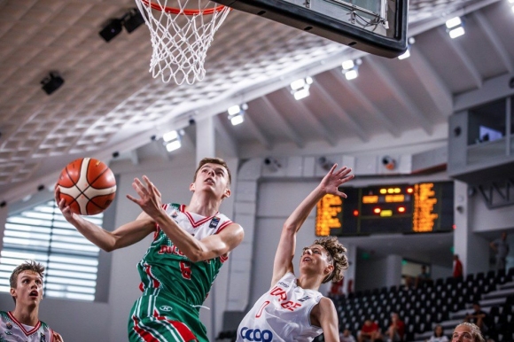 Подготовката на националния отбор за момчета до 17 годишна възраст продължава