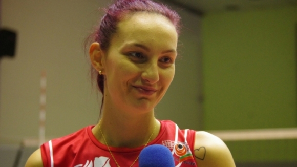 Веселина Аршинкова отпътува за Швейцария за да играе в местното