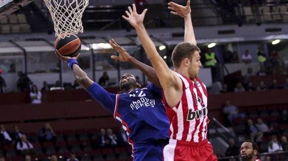 Олимпиакос претърпя поредна загуба в баскетболната Евролига след домакинско поражение