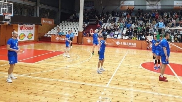 Волейболистите на Дунав (Русе) продължават с отличното си представяне от