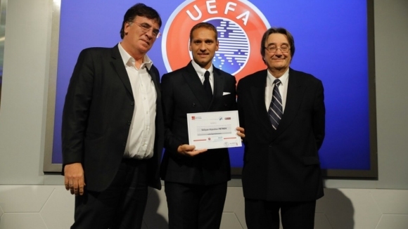 Българската футболна легенда Стилиян Петров вече е с диплома от