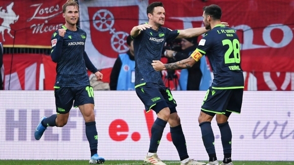 Унион Берлин се поздрави с първа победа като гост в