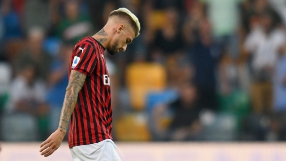 Намиращият се в криза състав на Милан замина за мача