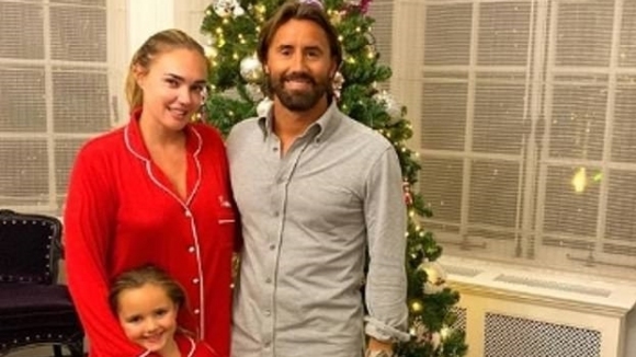 Тя прави всичко възможно всяка Коледа да бъде незабравима за