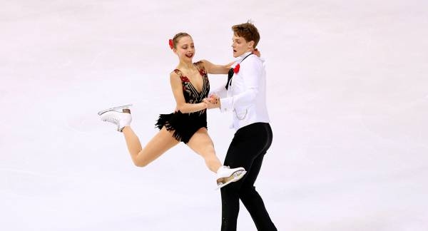 Руснаците Александра Бойкова и Дмитрий Козловский спечелиха златото при спортните