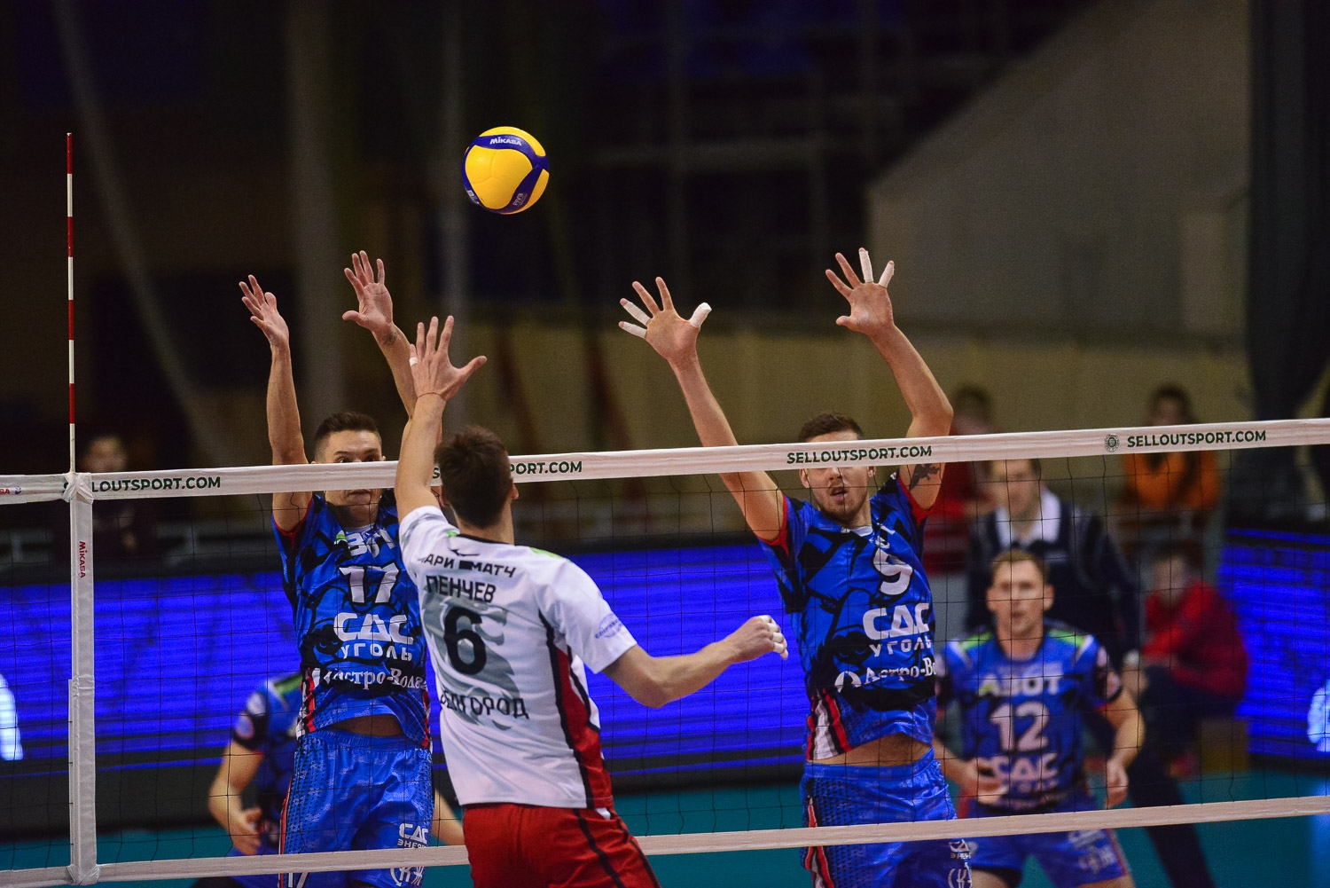 Волейболният национал Розалин Пенчев и неговият Белогорие Белгород записаха втора