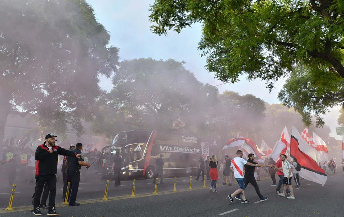 Отборът на Ривър Плейт получи шампионско посрещане при завръщането си