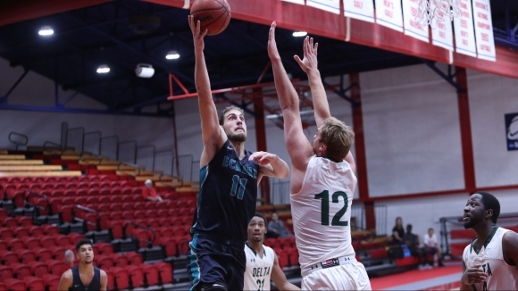 Кристиян Ставрев и Екърд Колидж записаха победа и загуба в