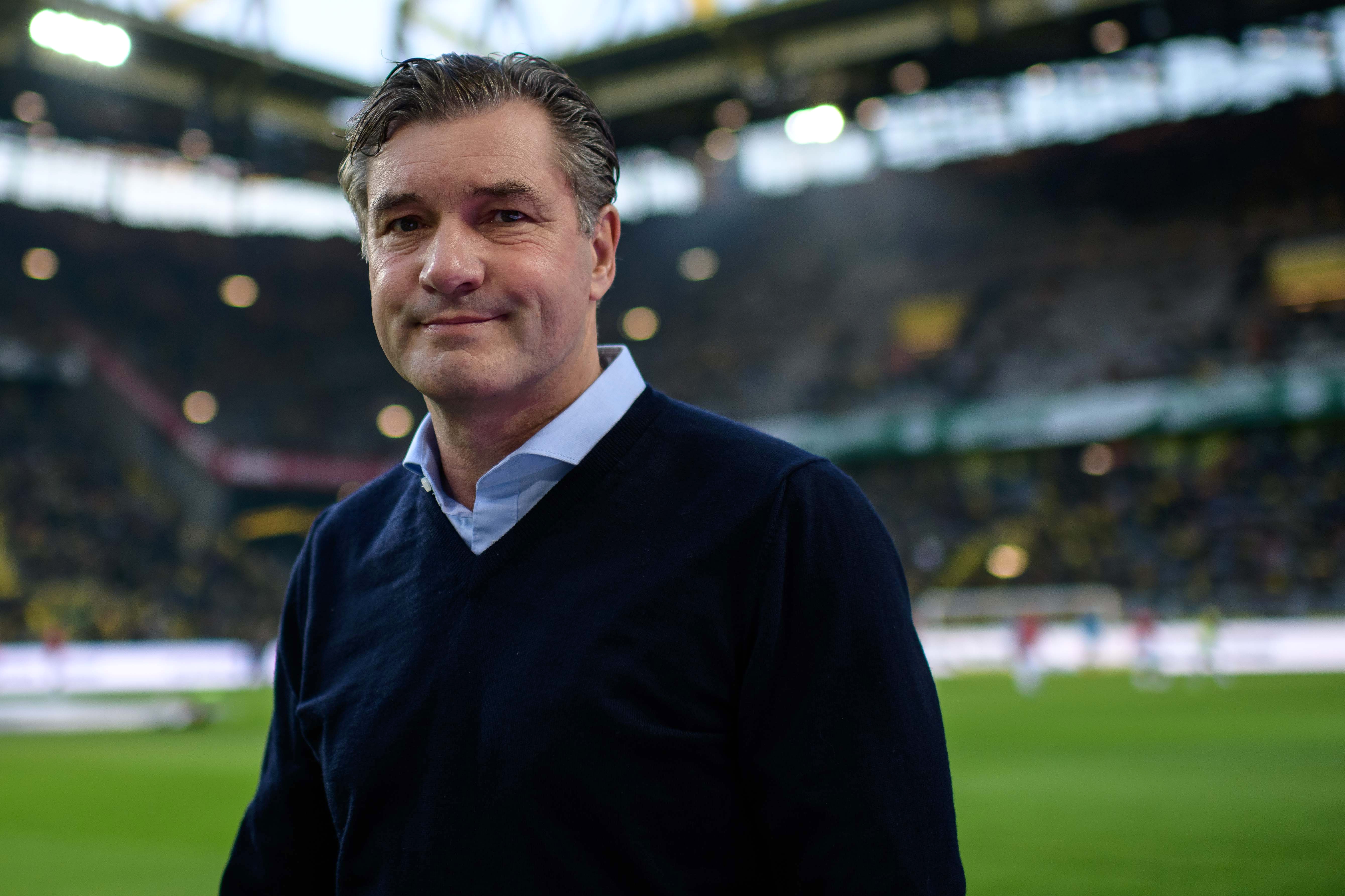 Спортният директор на Борусия Дортмунд Михаел Цорк подкрепи треньорът Люсиен