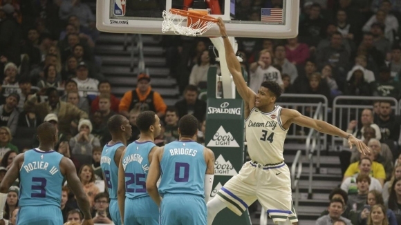 Янис Адетокумбо наниза 26 точки при безапалационната победа на Милуоки