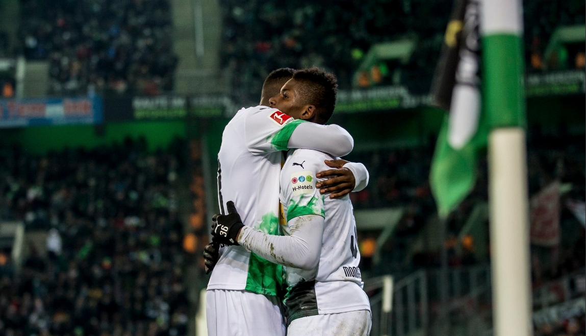 Тимът на Борусия Мьонхенгладбах остава на върха в Бундеслигата и